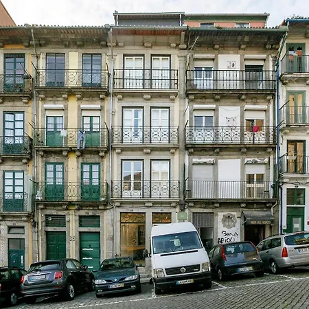 Door 65 - Historical Center Apartment *